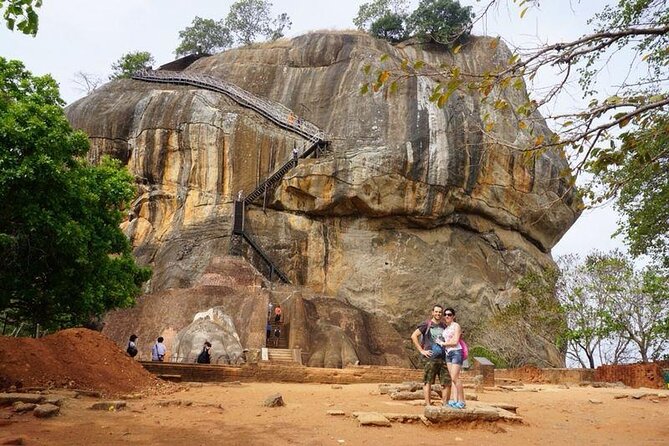 Ten Days Scenic Sri Lanka - Kandy brings Hindu, Buddhist, and modern Sri Lanka together