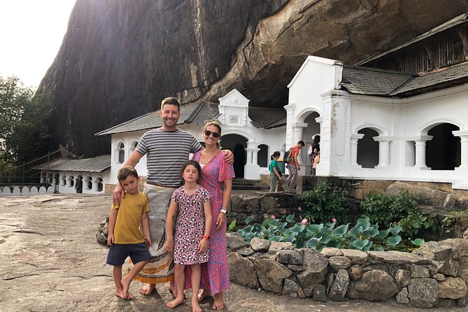 The Most popular Personalized round Tour In Sri Lanka-Day Charged - Day 2: Kandy’s temple and evening culture