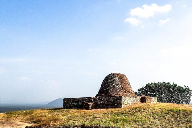 Three Ancient Kingdoms Tour | from Colombo - The second Yapahuwa entry: clarify the day’s order