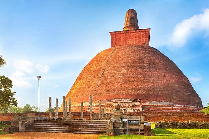 Tour Packages in Sri Lanka - Most Popular Round Tour - All in One Tour - Horton Plains and the train to Ella