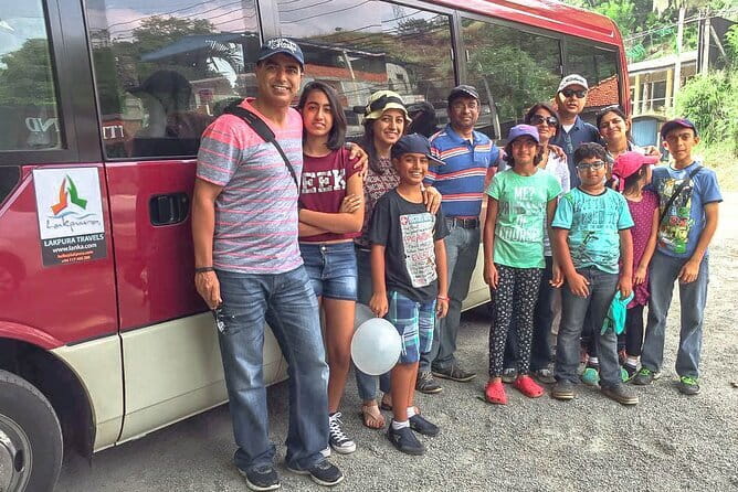 Transfer between Colombo (CMB) Airport and Galle Face Hotel - What the private ride feels like