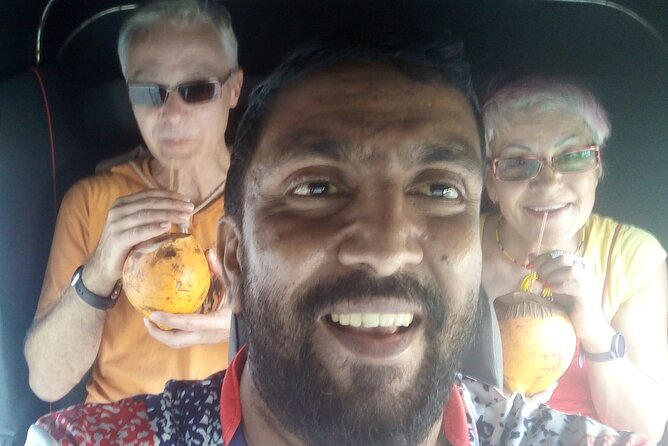 Tuk Tuk city tour is very cheap in colombo( All inclusive tour) - Viharamahadevi Park and Old Town Hall