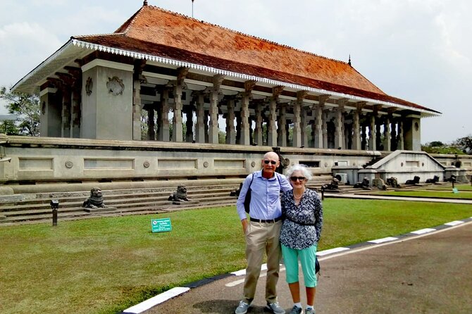 Tuk Tuk Private Safari Tour Exploring Sri Lanka's Capital Colombo - Gangaramaya and three Colombo faiths