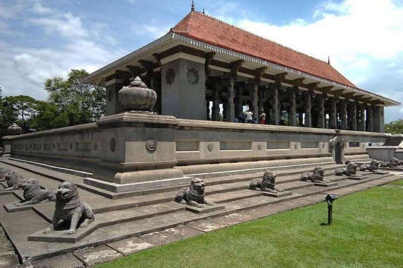 Tuk Tuk Tales of Colombo From Cruies - Gangaramaya Temple and Colombo’s cultural side